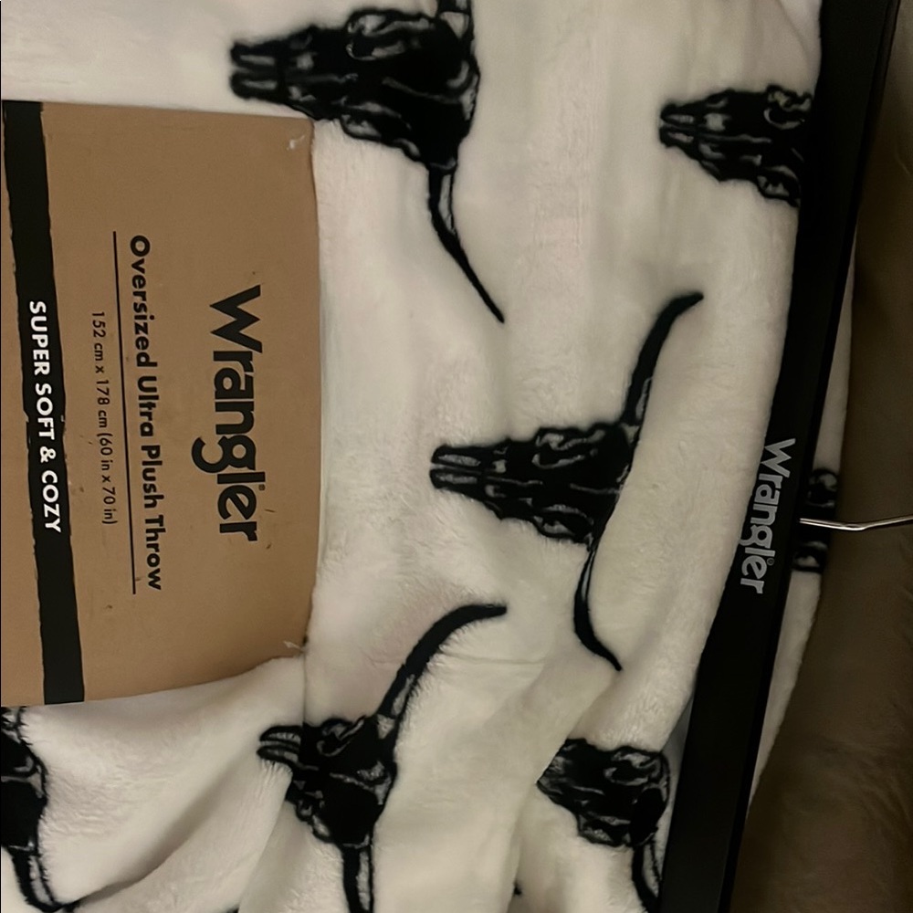 Wrangler Black and White Plush Throw